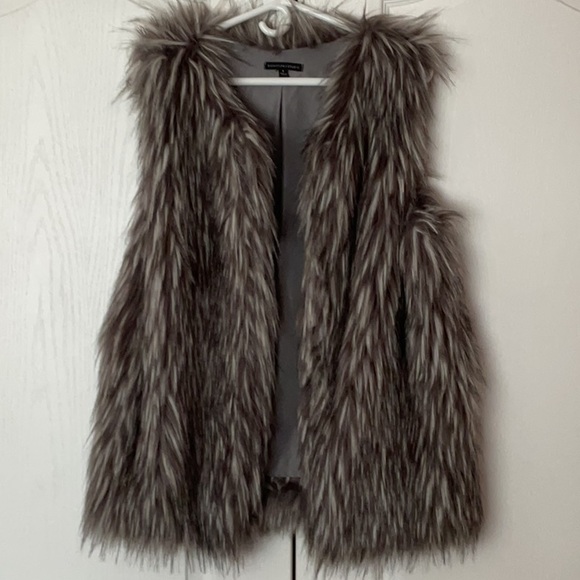 Signature Studio Jackets & Blazers - Signature Studio Faux Fur Vest